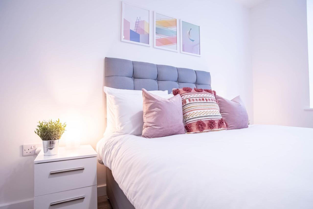 Luxury Apartments Available Next To Train Station - The Wallgate Apartments Wigan - Free Parking Bagian luar foto