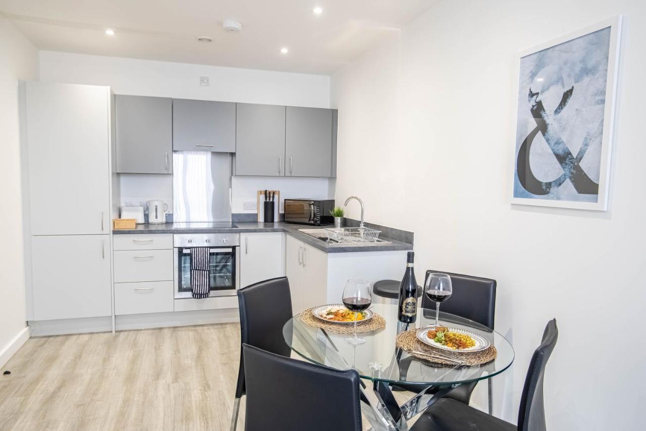 Luxury Apartments Available Next To Train Station - The Wallgate Apartments Wigan - Free Parking Bagian luar foto